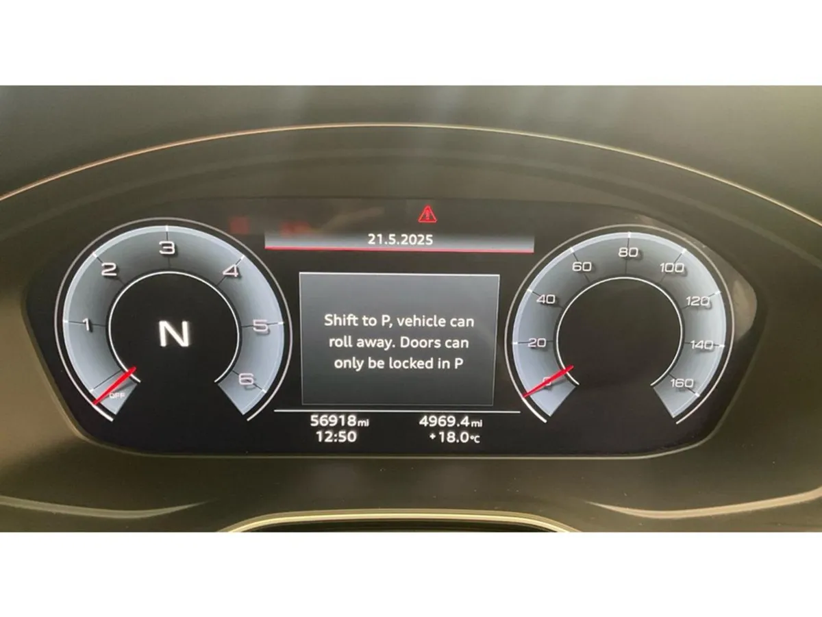 Audi A4 2.0 TDI 40 Black Edition Saloon 4dr Diese - Image 3