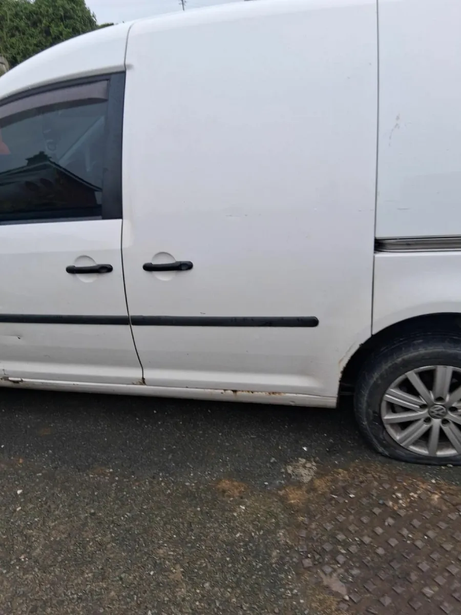 Volkswagen Caddy 2012 - Image 3