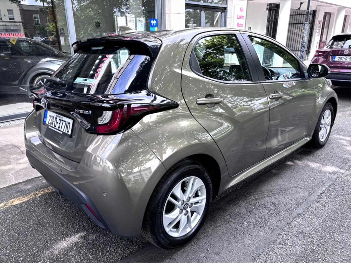 Toyota Yaris 1.5 Hybrid Luna 5DR Auto - Image 2