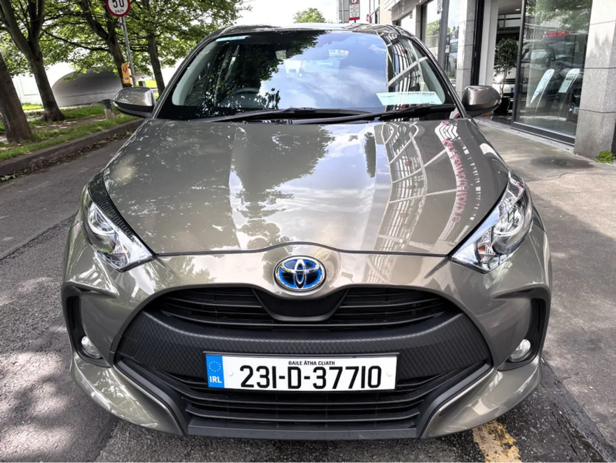 Toyota Yaris 1.5 Hybrid Luna 5DR Auto - Image 3