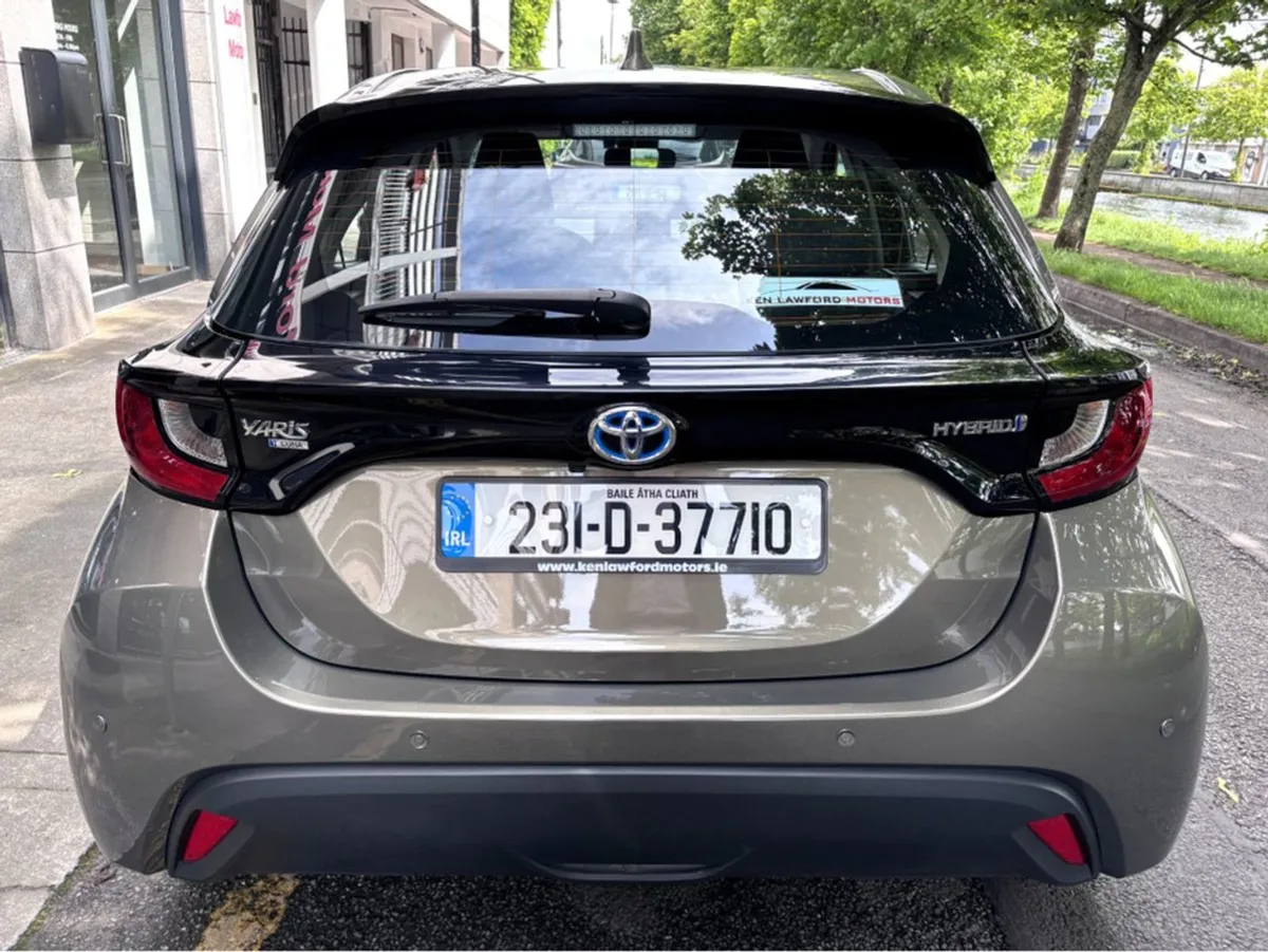 Toyota Yaris 1.5 Hybrid Luna 5DR Auto - Image 4
