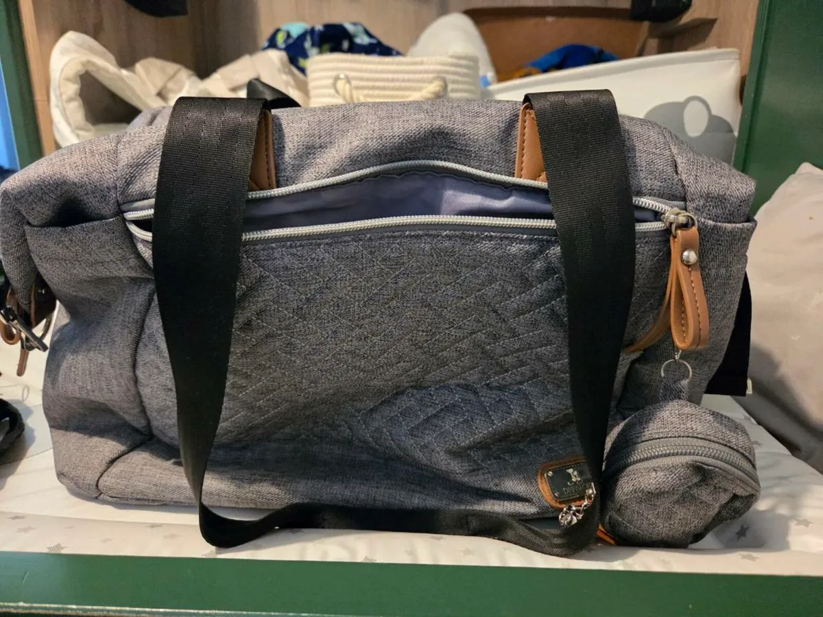 Baby changing bag - Image 1