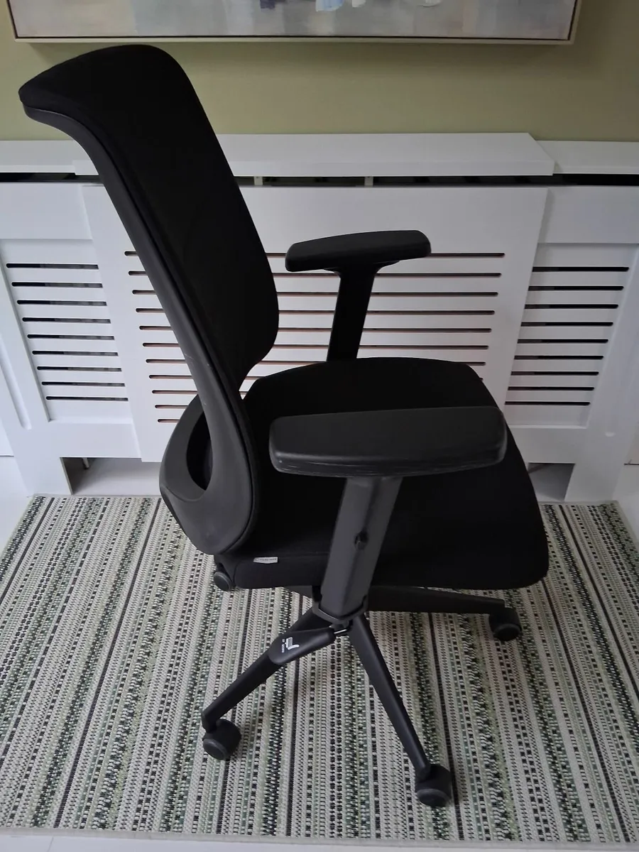 Ergonomic Office Chair - Image 4