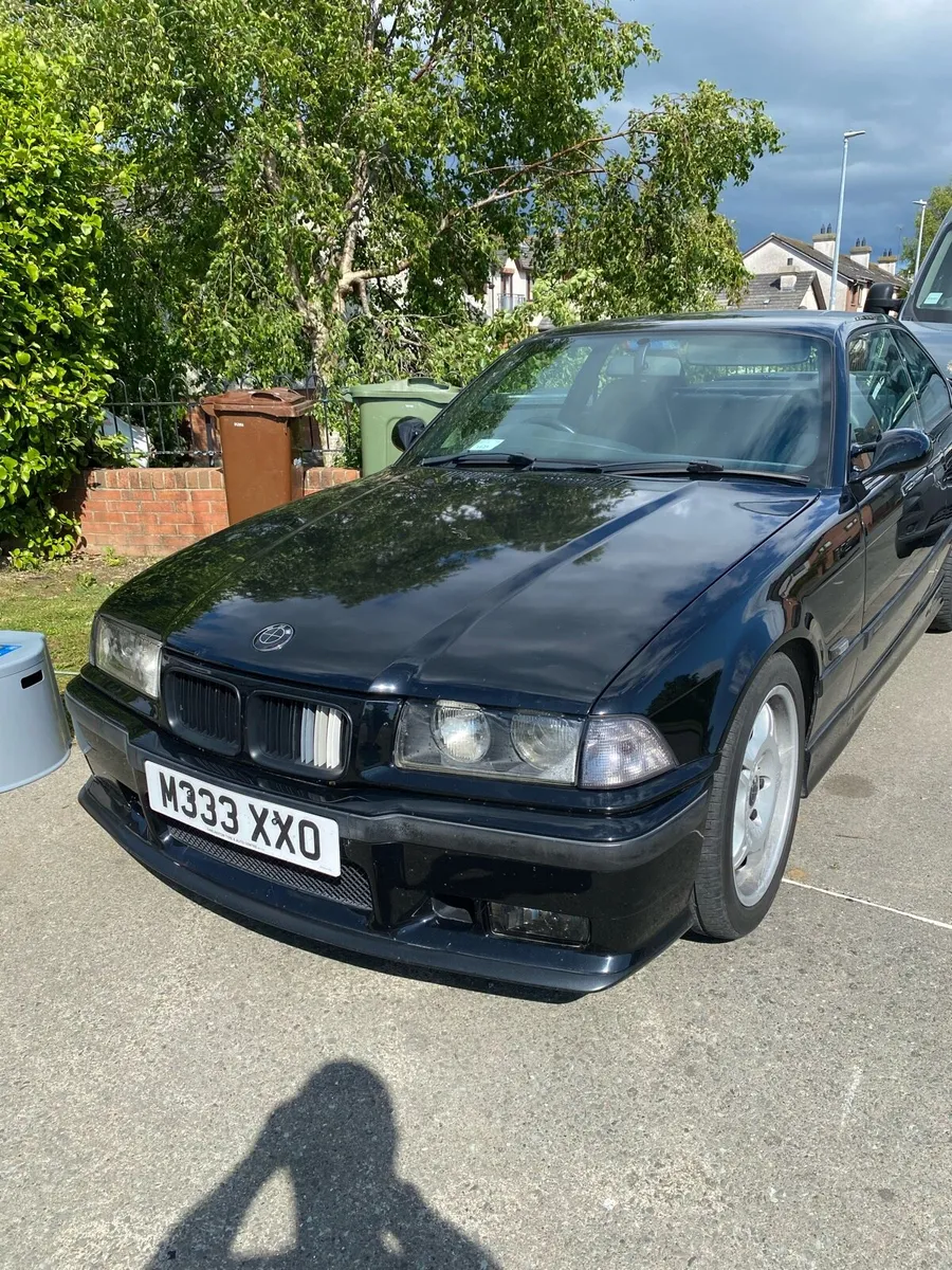 E36 325 - Image 2