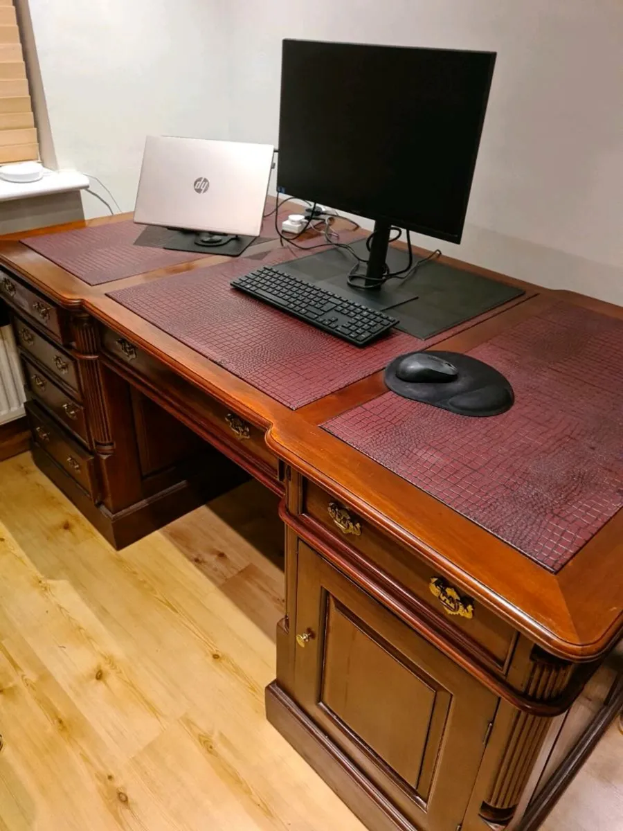 Office desk - Image 2