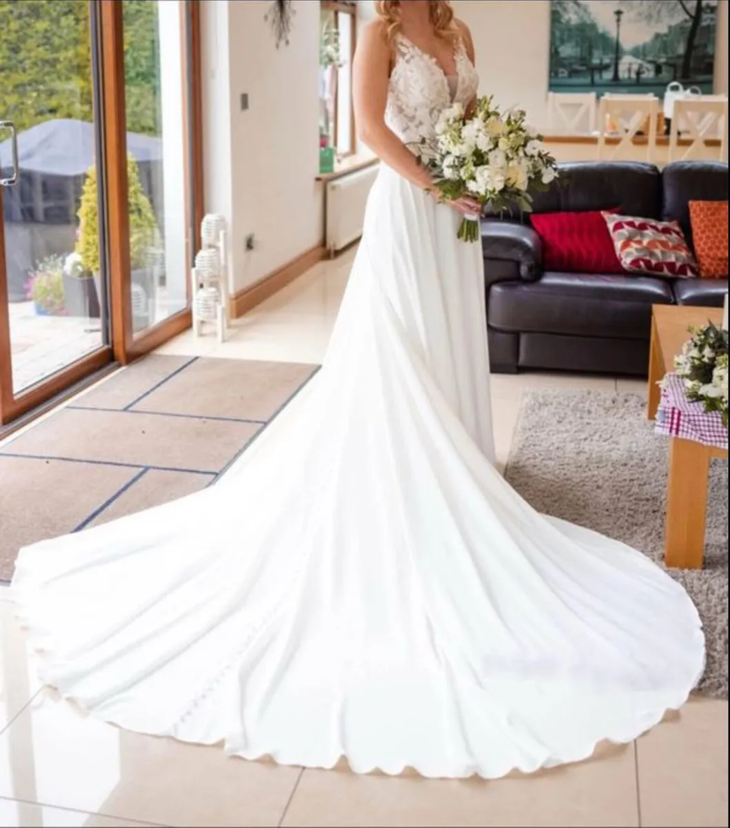 Wedding dress - Image 1