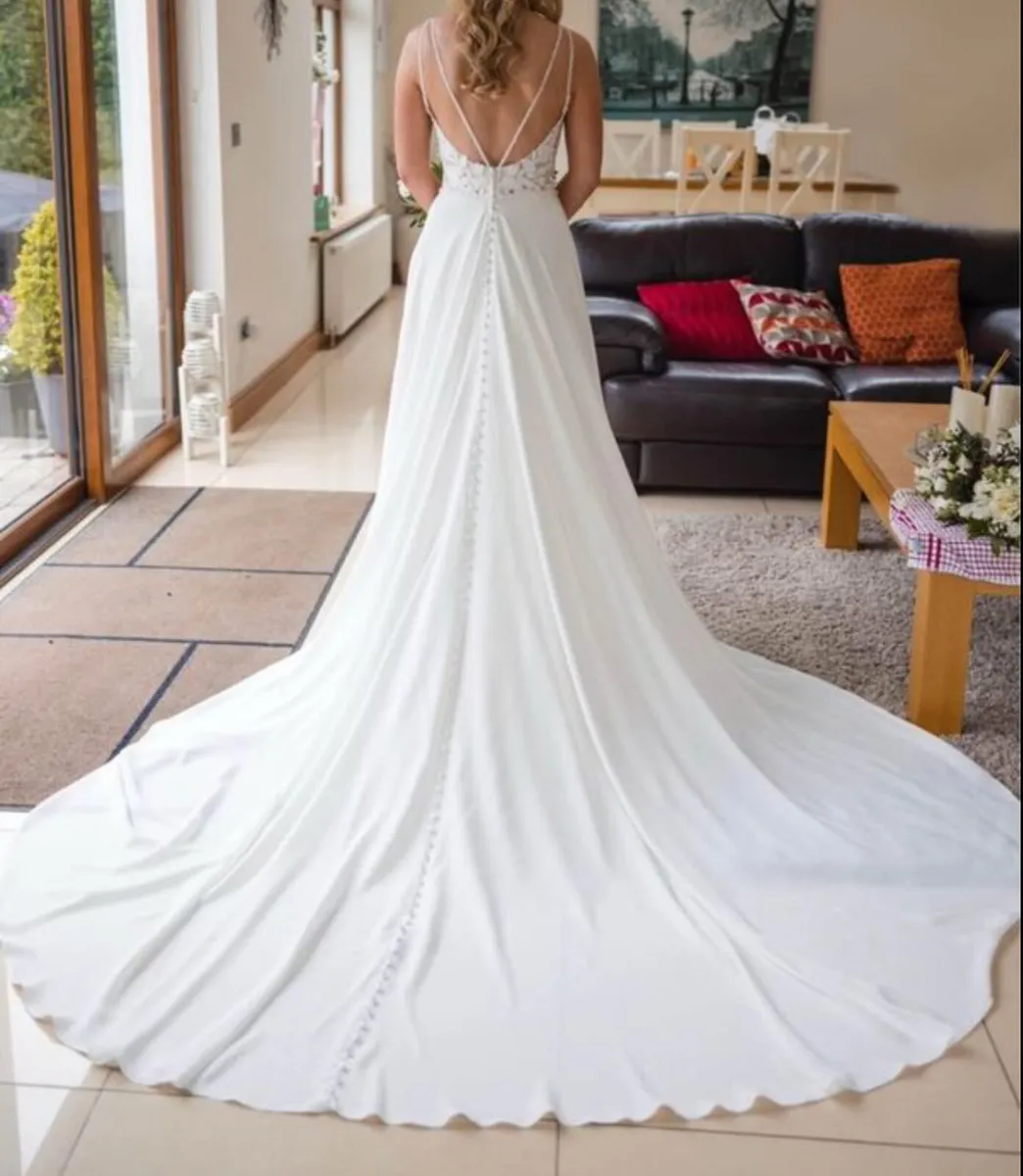 Wedding dress - Image 2