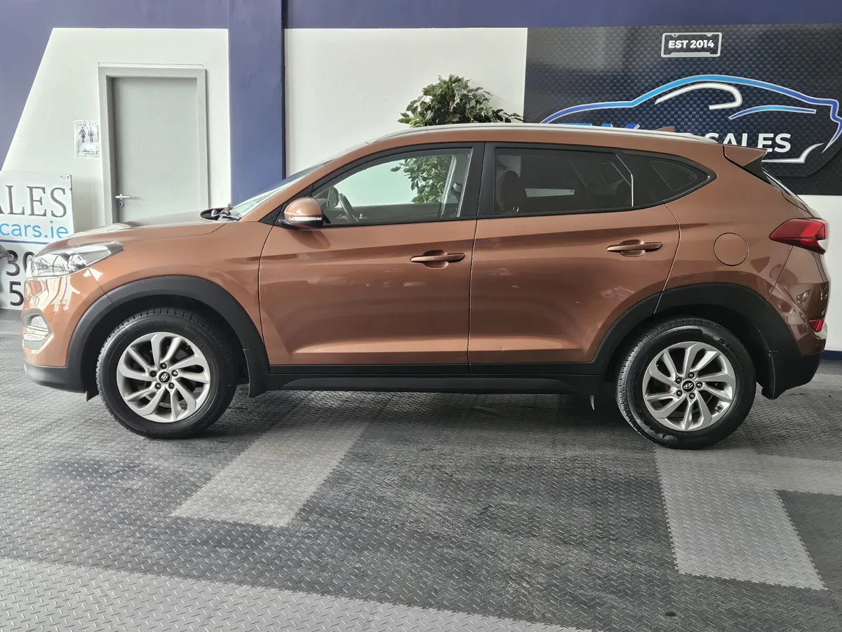17 HYUNDAI TUCSON SE NAV BL/DRI - Image 2