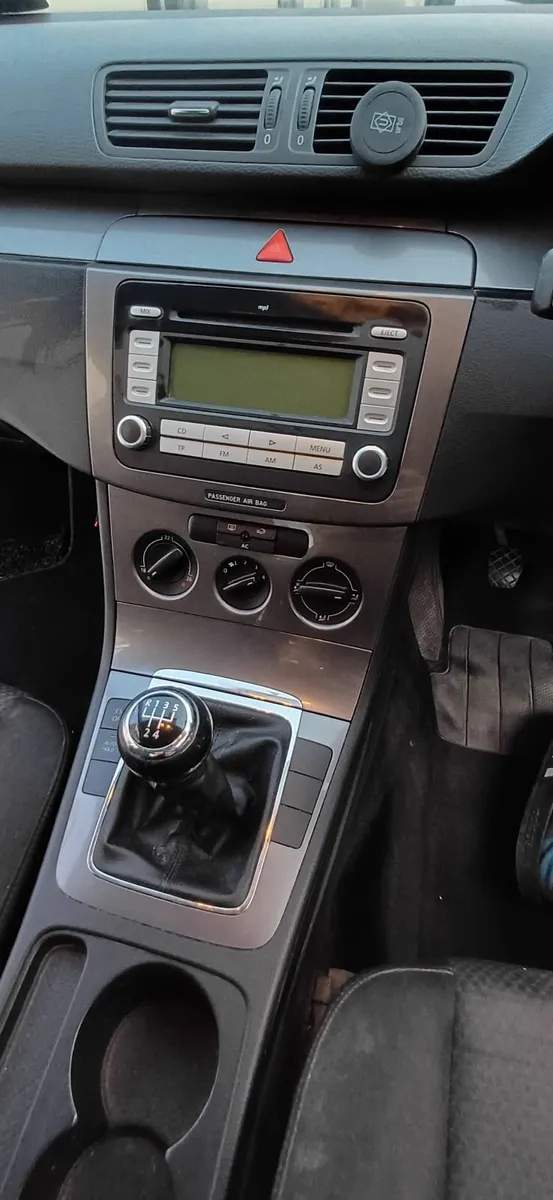 Volkswagen Passat 2008 - Image 4