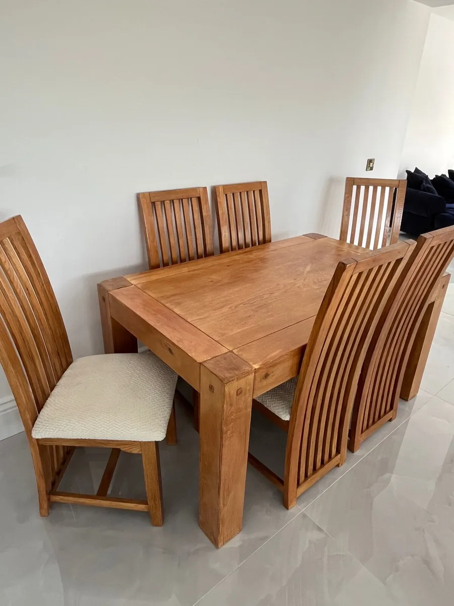 Solid Oak Dining table & chairs - Image 1