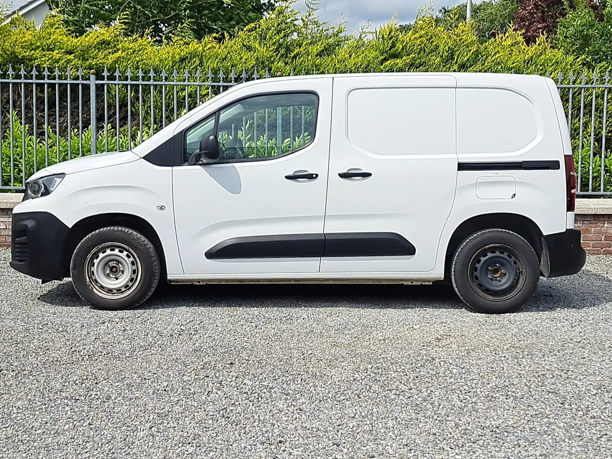 Peugeot Partner Panel Van 2021 1.5 Diesel - Image 3