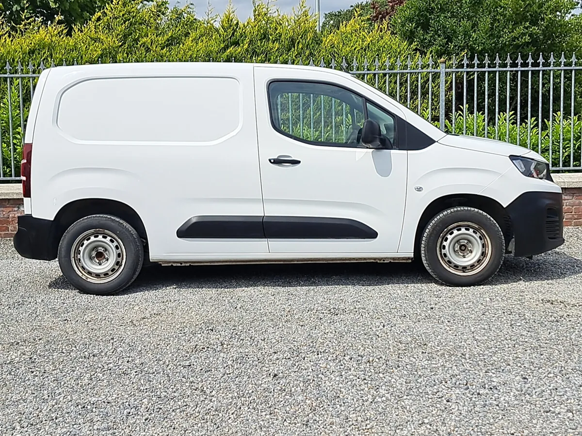 Peugeot Partner Panel Van 2021 1.5 Diesel - Image 4