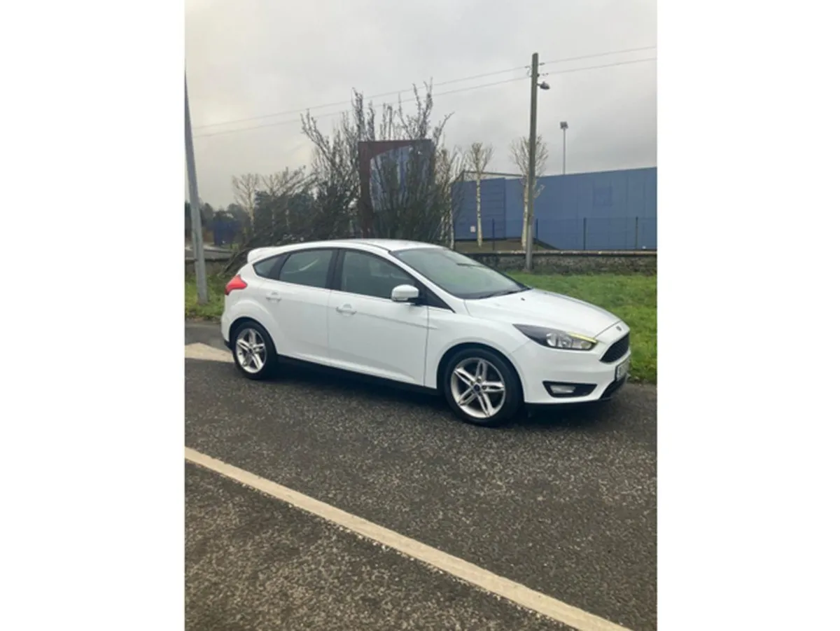 Ford Focus 5DR 1.5 TD 95ps 6speed 4DR - Image 3