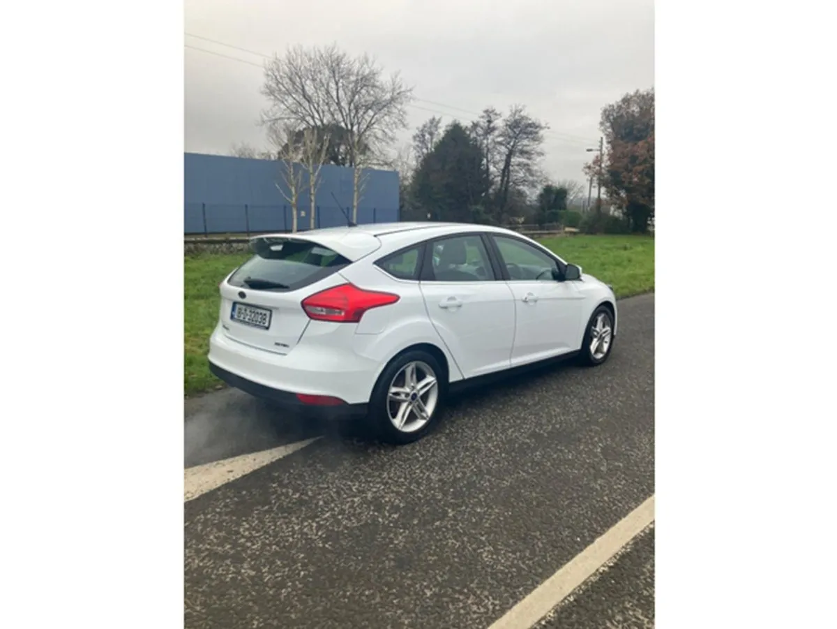 Ford Focus 5DR 1.5 TD 95ps 6speed 4DR - Image 4