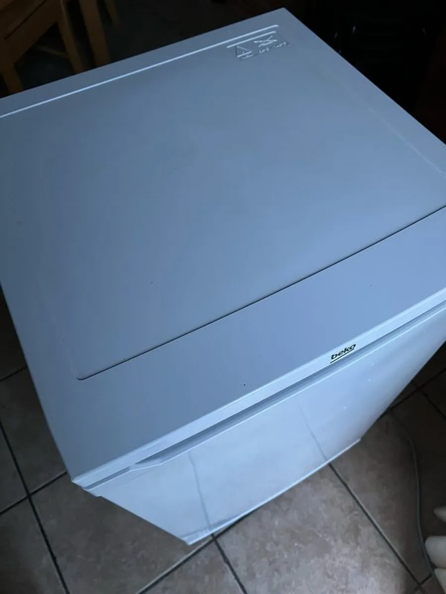 Beko undercounter fridge. - Image 3