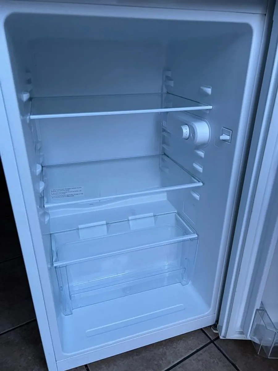 Beko undercounter fridge. - Image 4