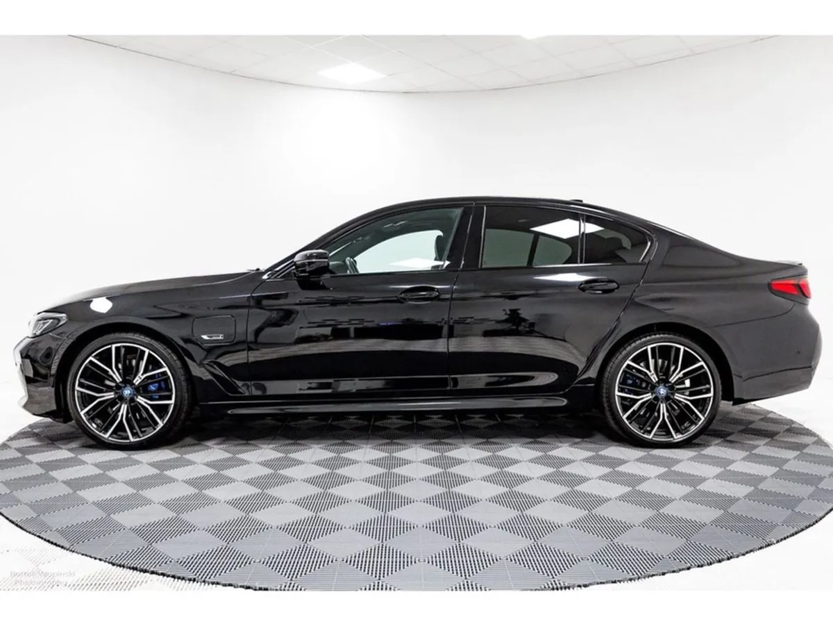 BMW 5 Series 530e Xdrive M Sport 2.0 Phev Auto 29 - Image 4