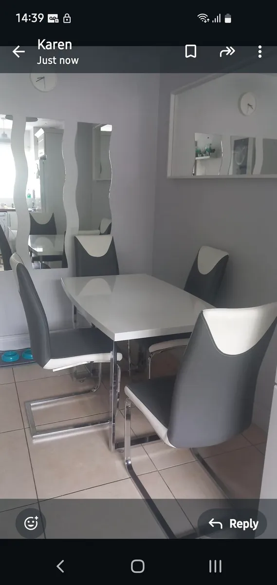 Dining table and chairs - Image 1
