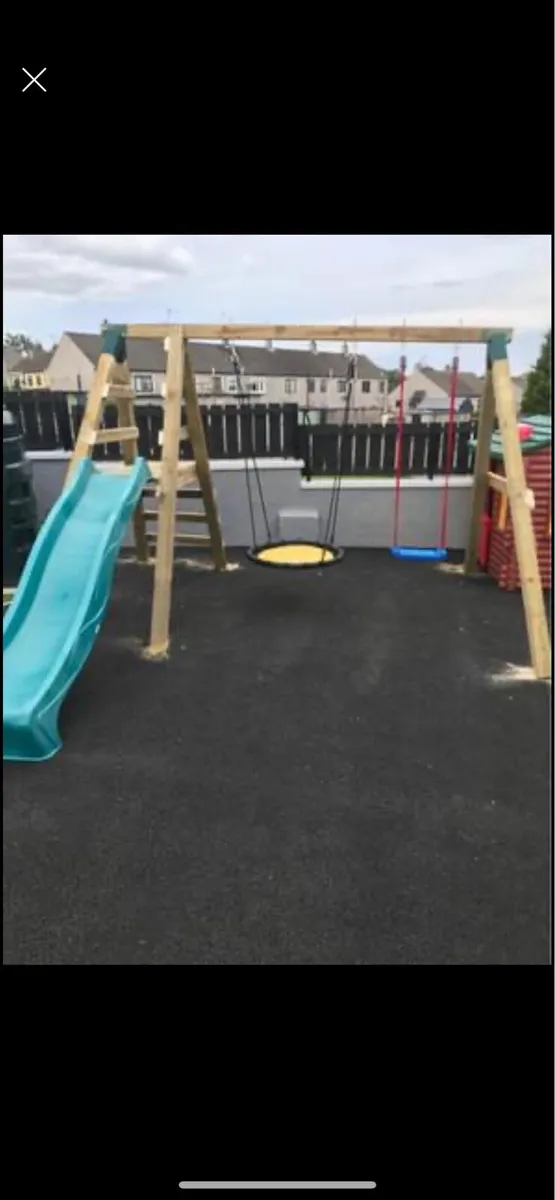 Swing set - Image 1