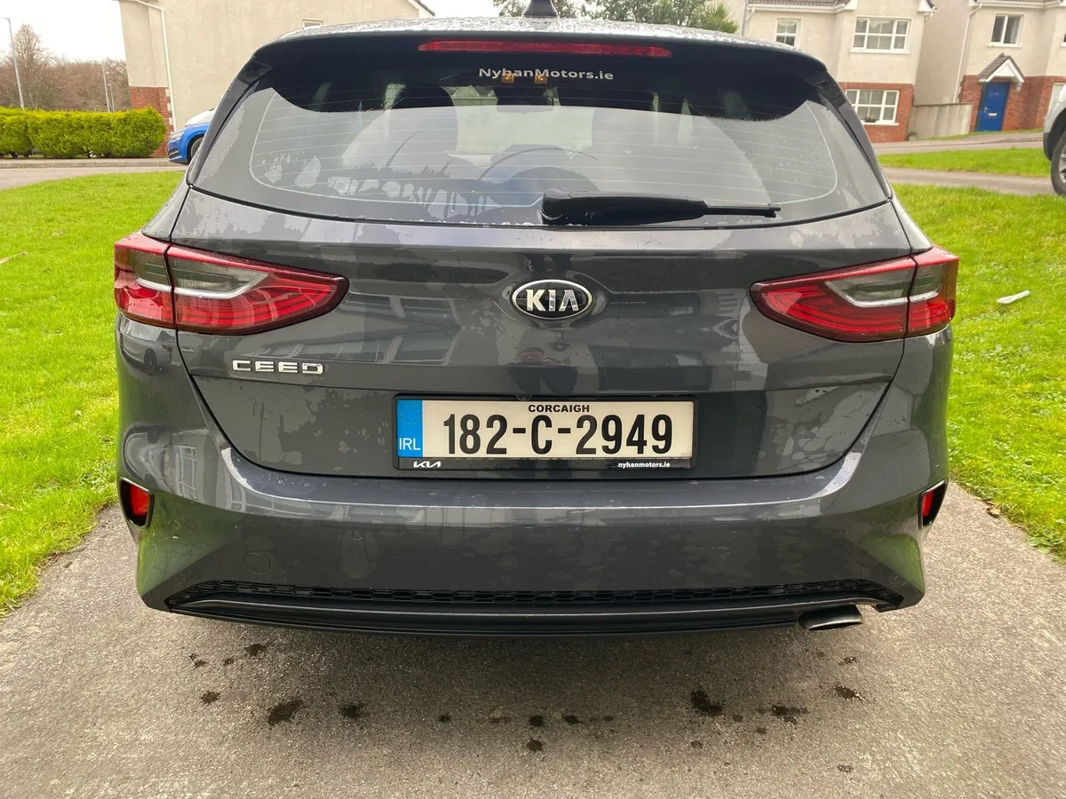 Car - Image 2