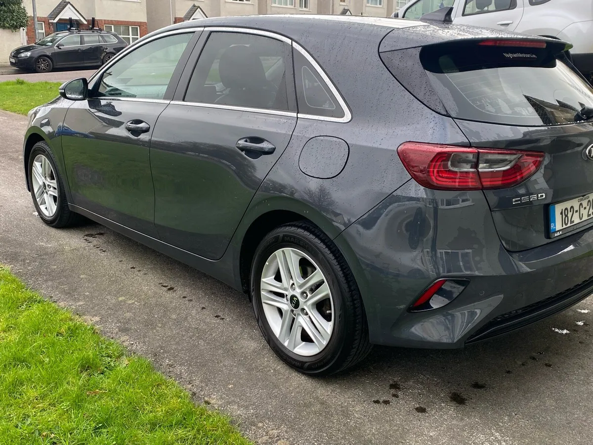 Car - Image 3