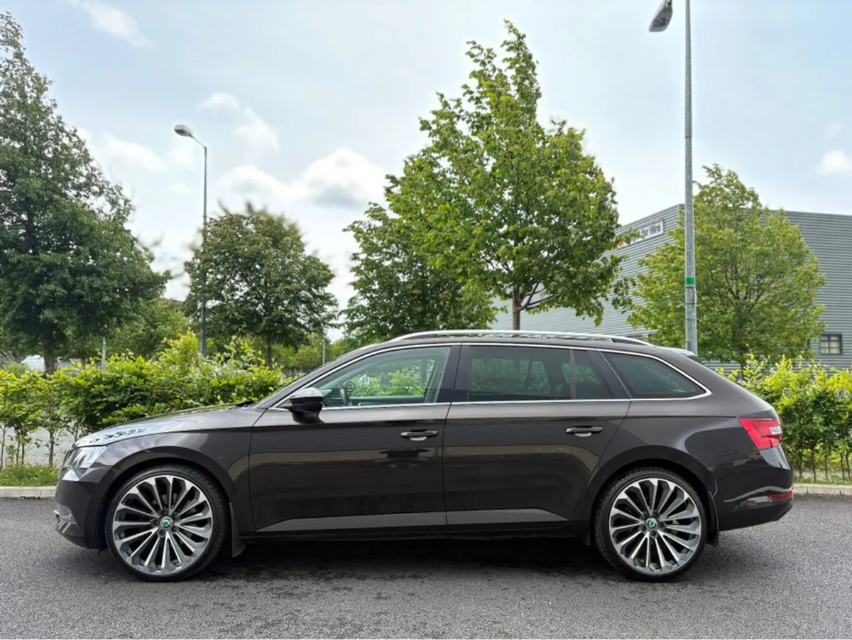 Skoda Superb Auto Business - Image 2