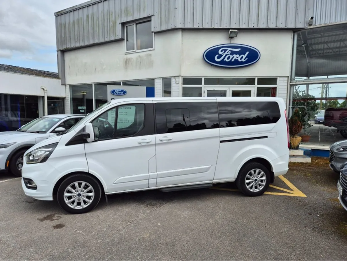Ford Tourneo Custom 125 T35 0 BUS M1 320L Limited - Image 2