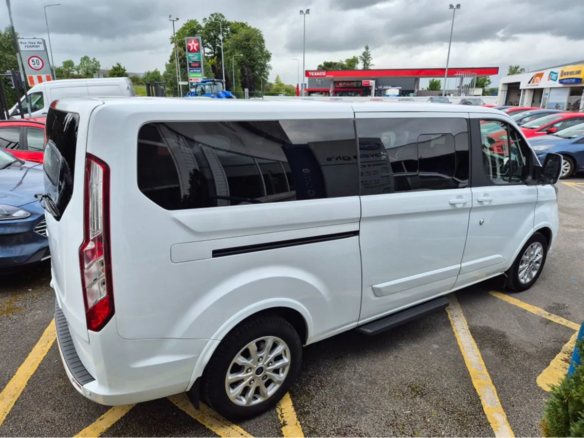 Ford Tourneo Custom 125 T35 0 BUS M1 320L Limited - Image 3