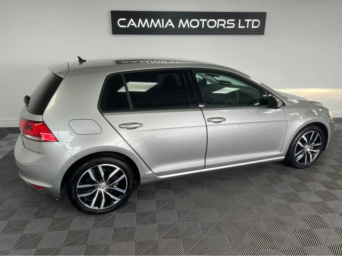 Volkswagen Golf  volkswagen Golf   dsg Automatic - Image 3