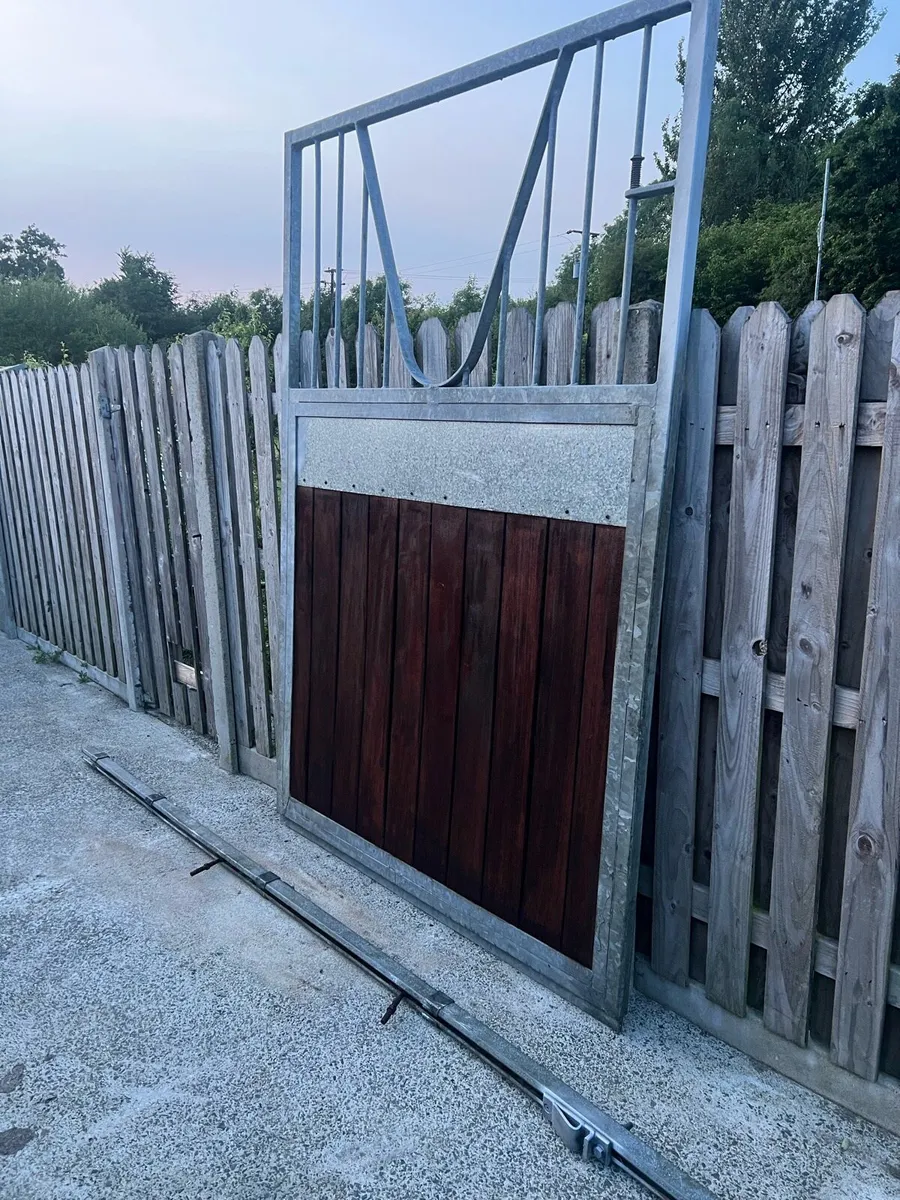 Stable door - Image 1