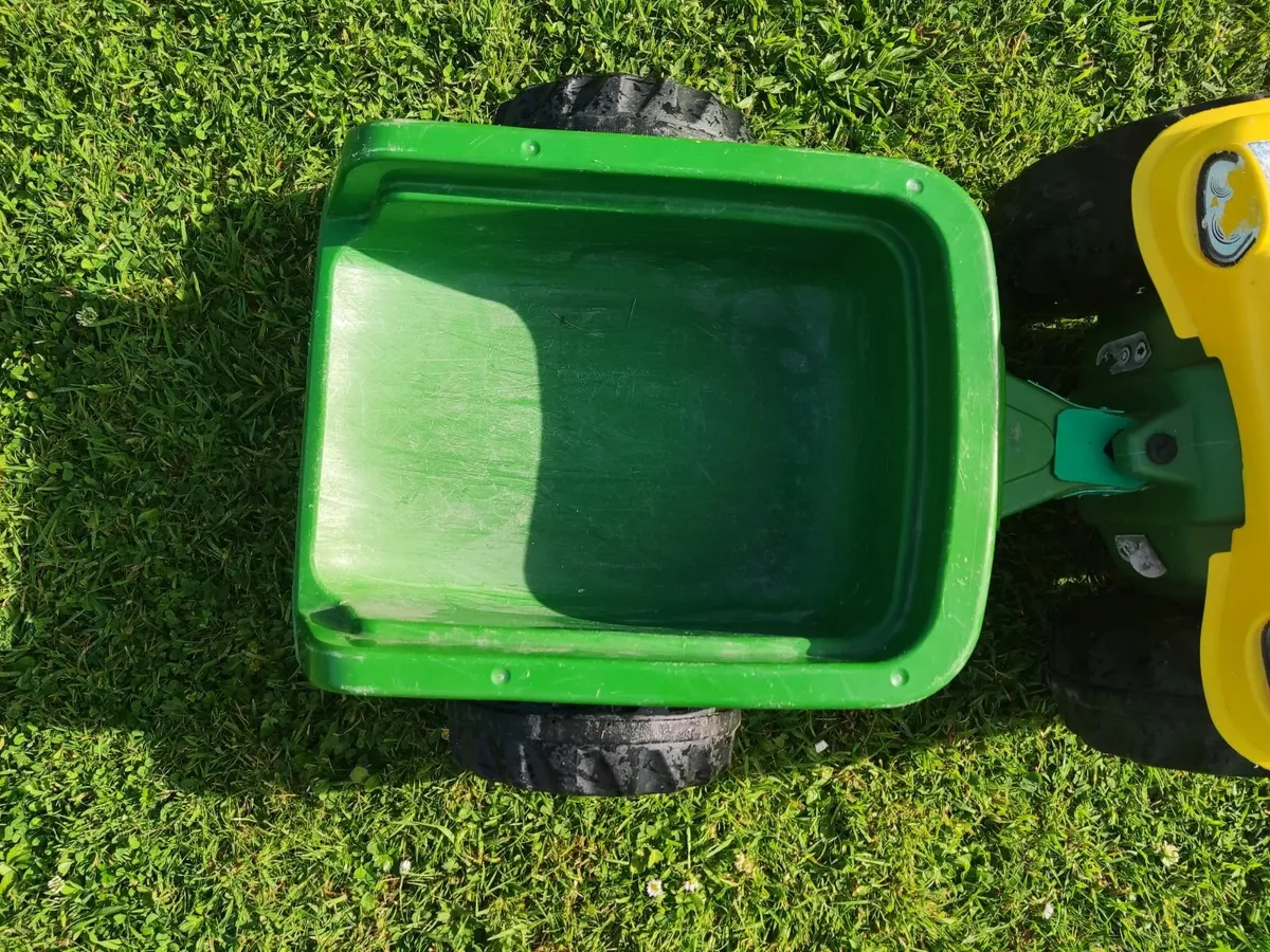 Tractor, trailer and slurry tank. - Image 2