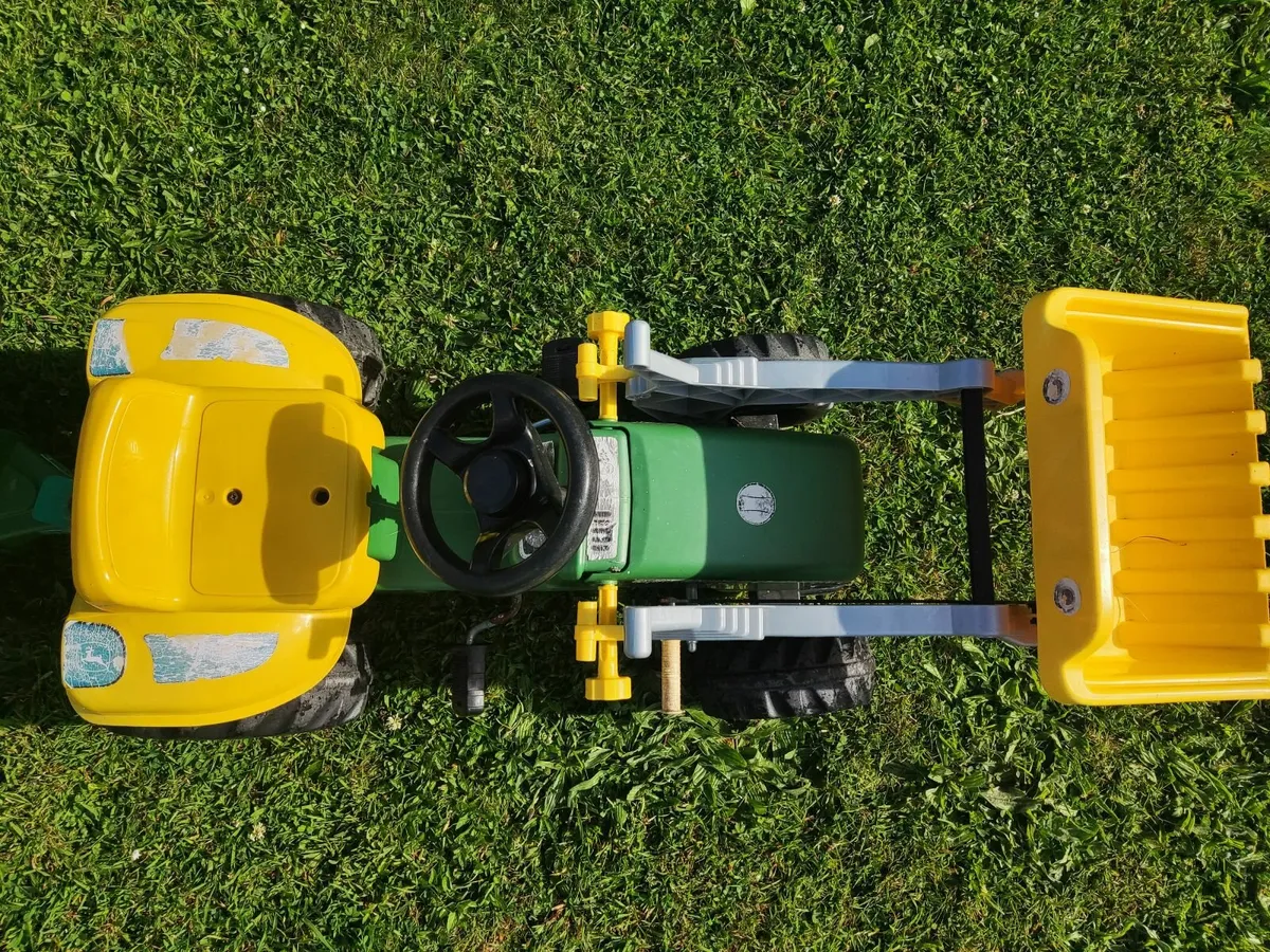 Tractor, trailer and slurry tank. - Image 3