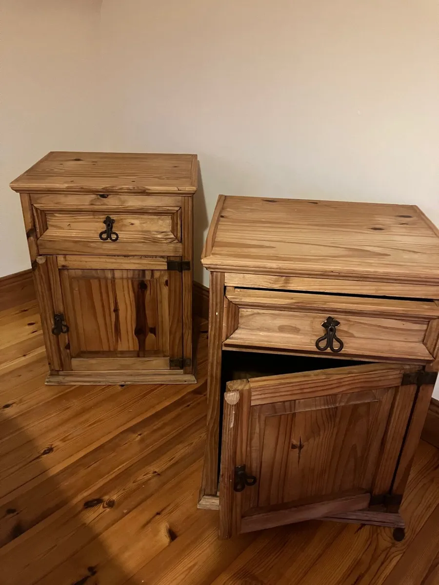 Bedroom furniture - Image 1