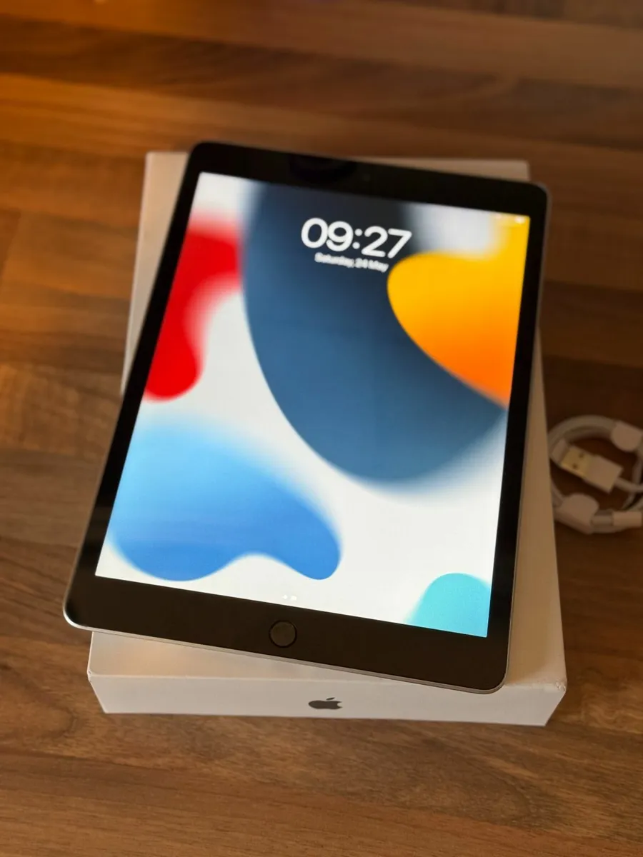 iPad 9th (2021) 64GB Like new - Image 1