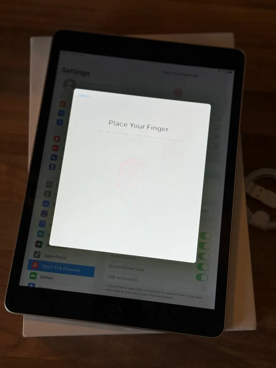iPad 9th (2021) 64GB Like new - Image 3