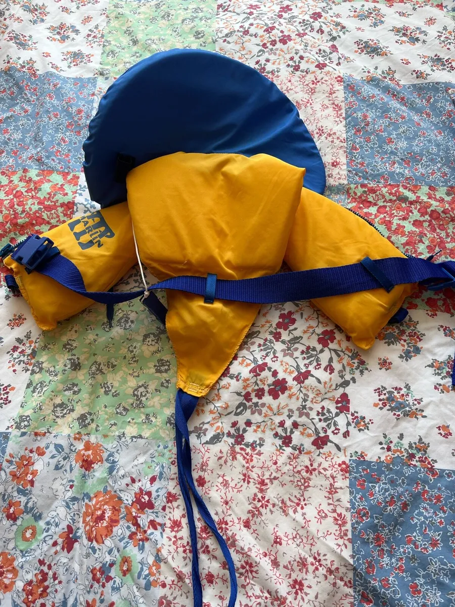 Life jacket - Image 2