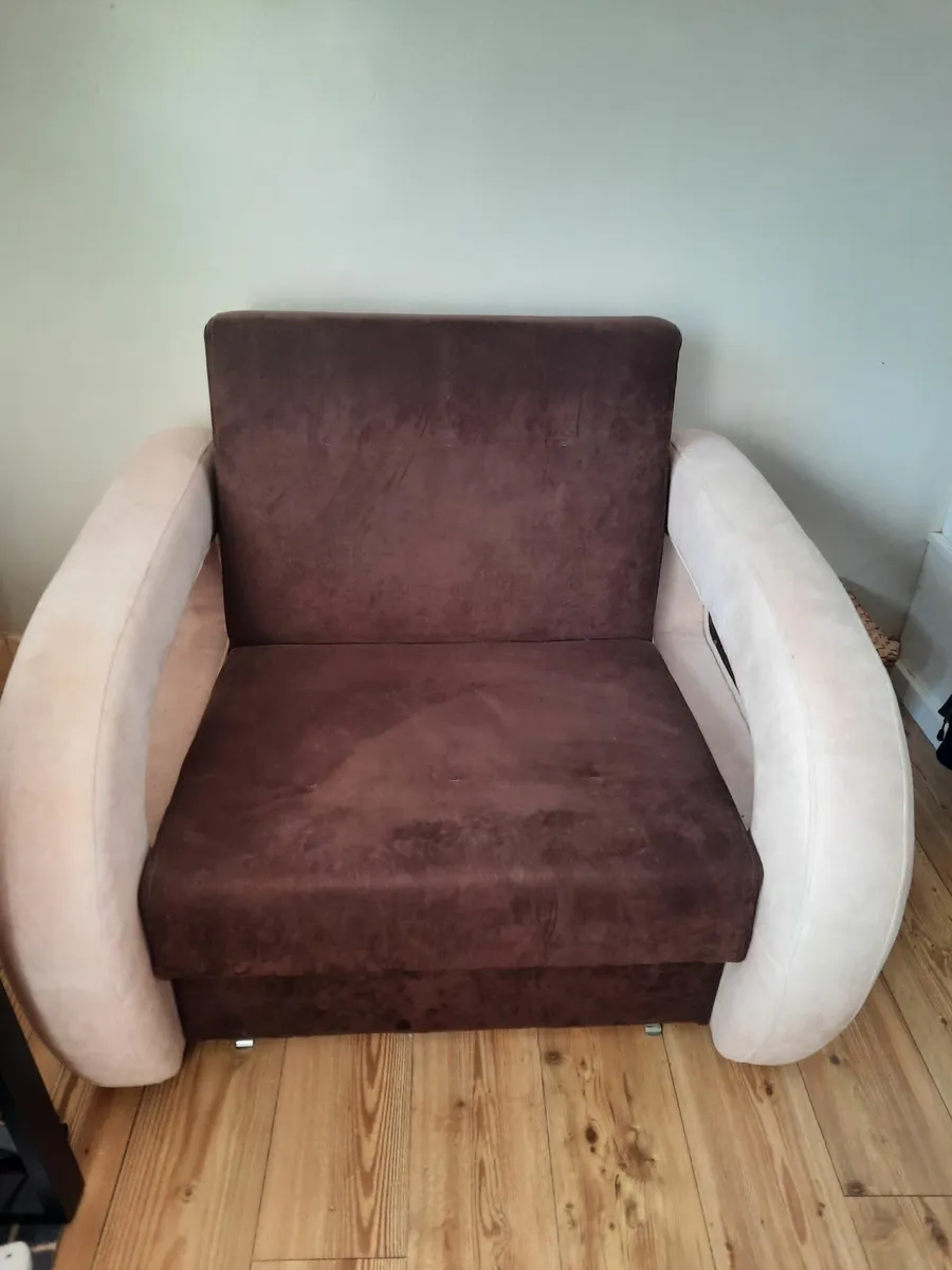 Stylish one seater couch or folding bed - Image 2