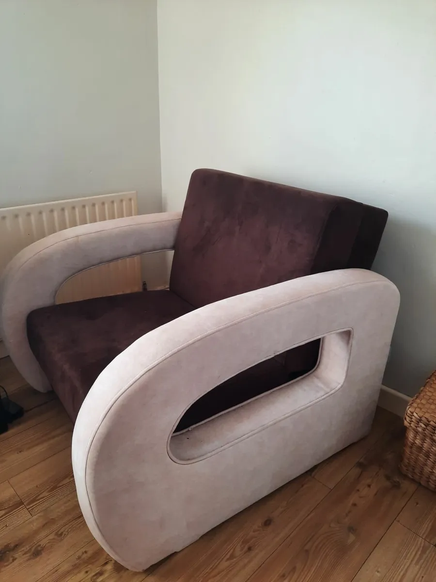 Stylish one seater couch or folding bed - Image 3