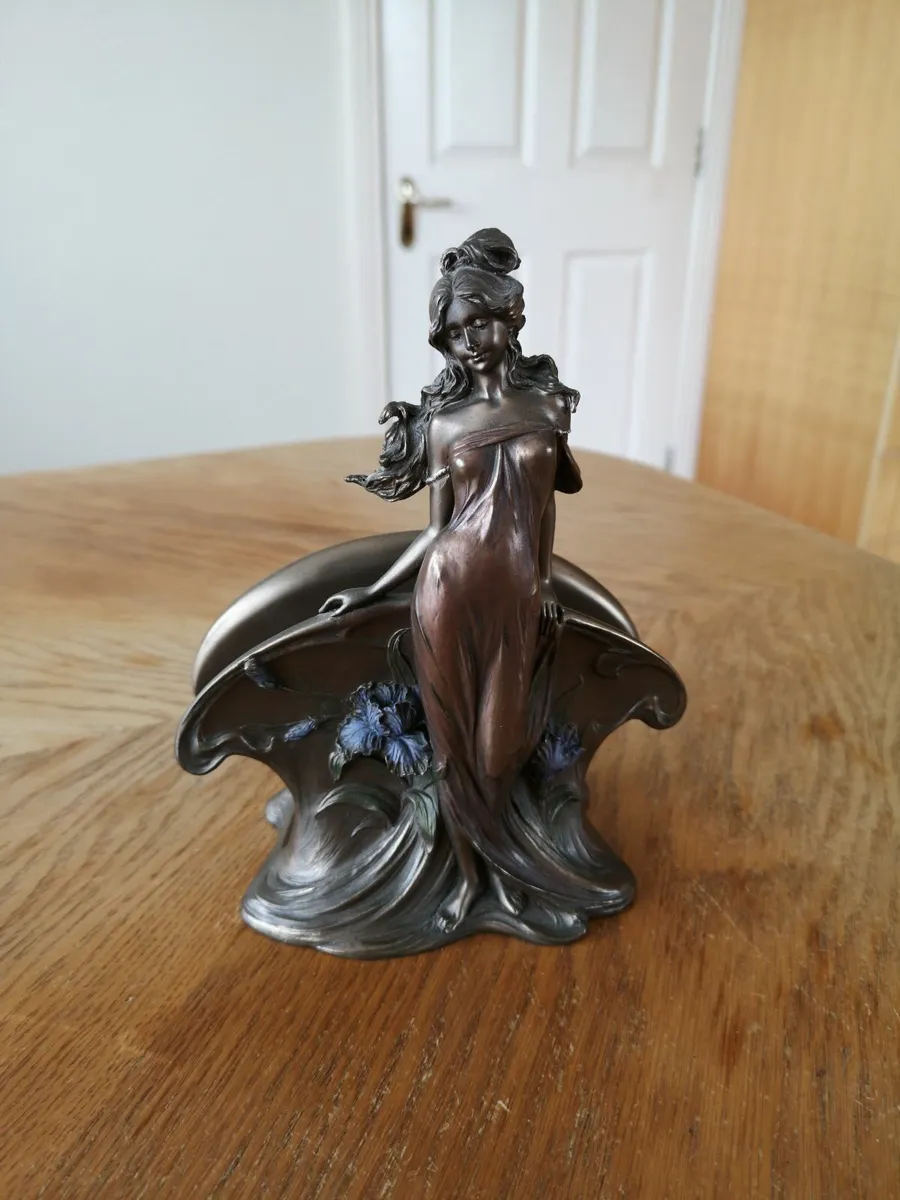 Napkin Holder Veronese Serviette Stand Figurine - Image 2