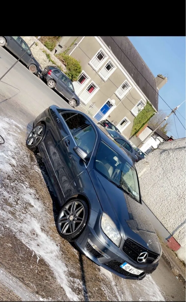 C220 Mercedes - Image 1