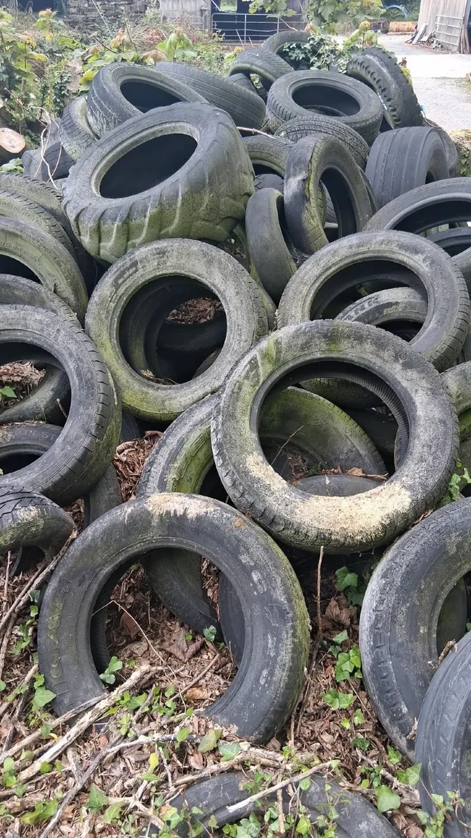 Tyres for silage pit - Image 3