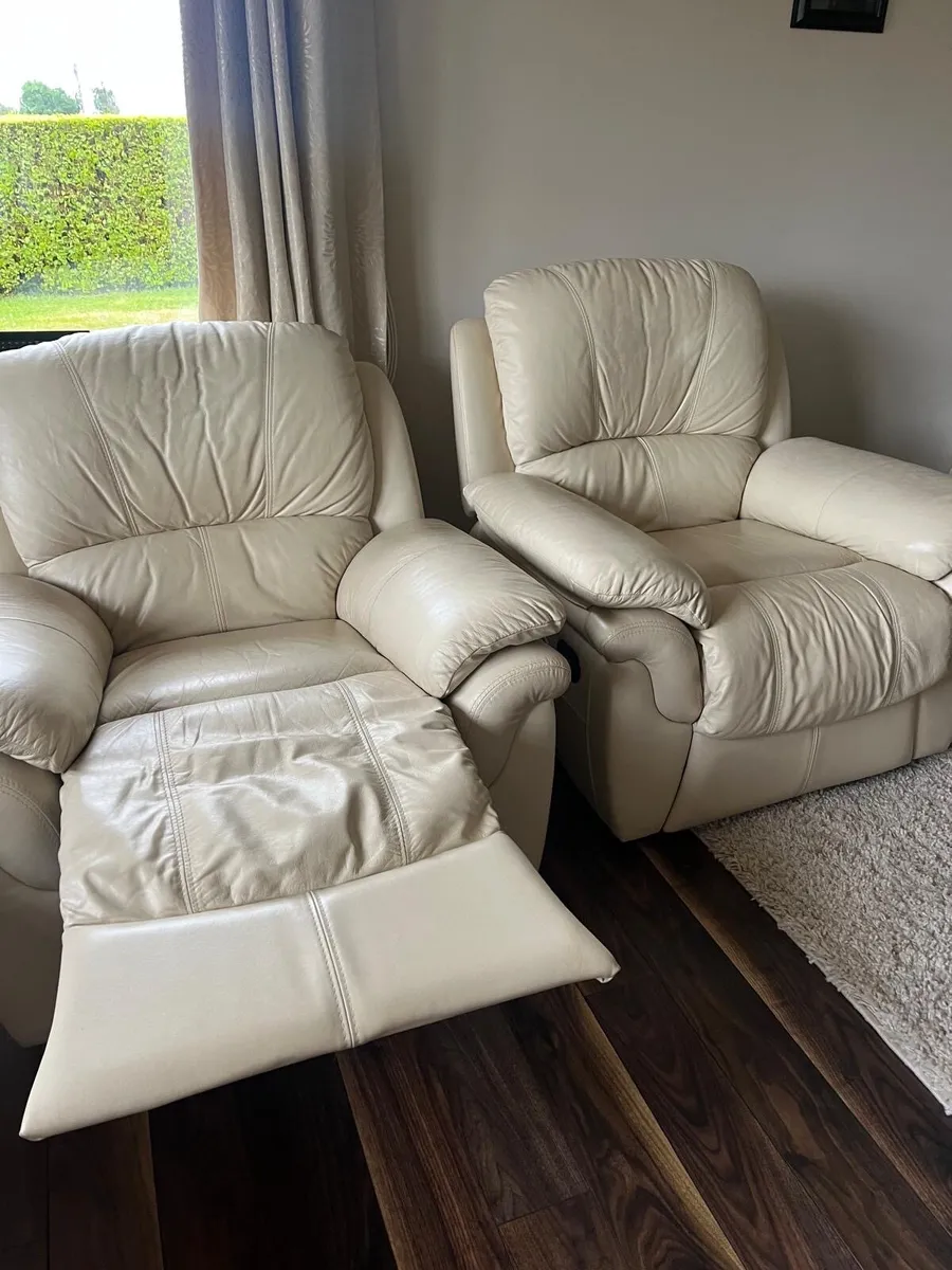 Suite of Furniture - Image 2