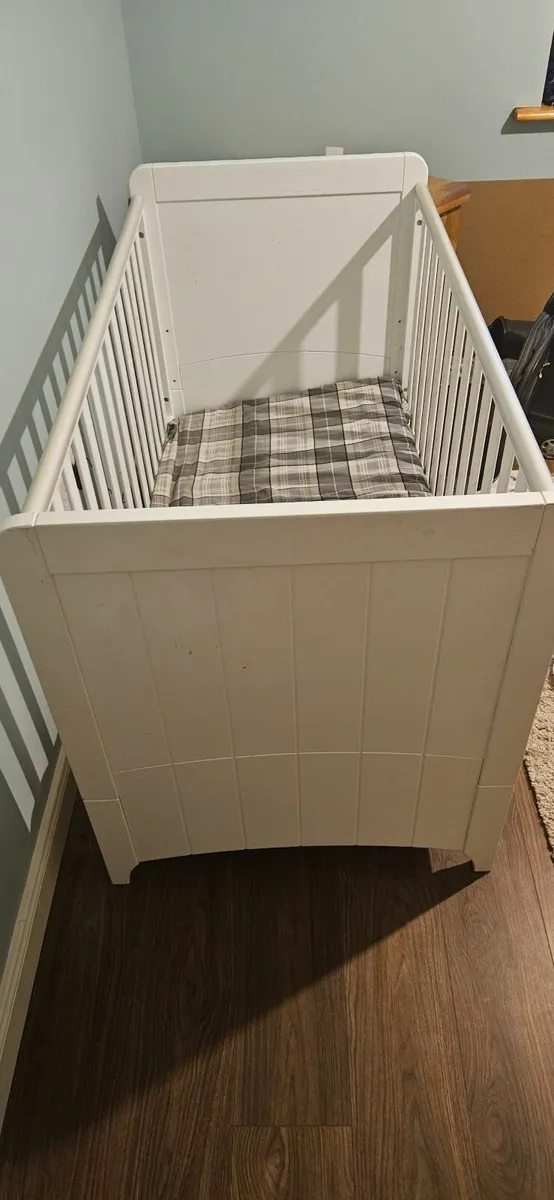 Camberley cot bed - Image 2