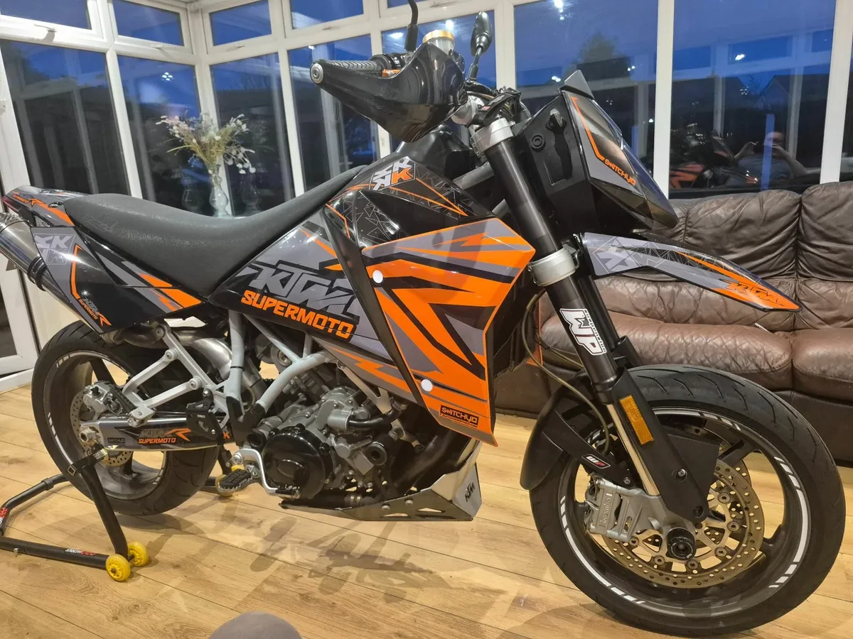KTM 950 SUPERMOTO - Image 1
