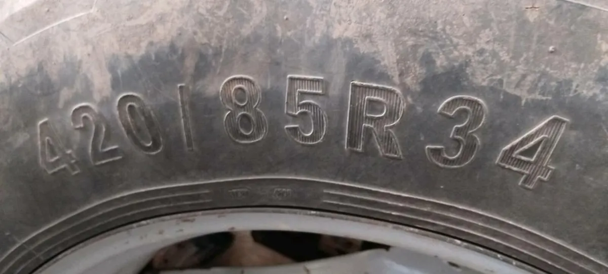 420/85R34 rims and tyres - Image 2