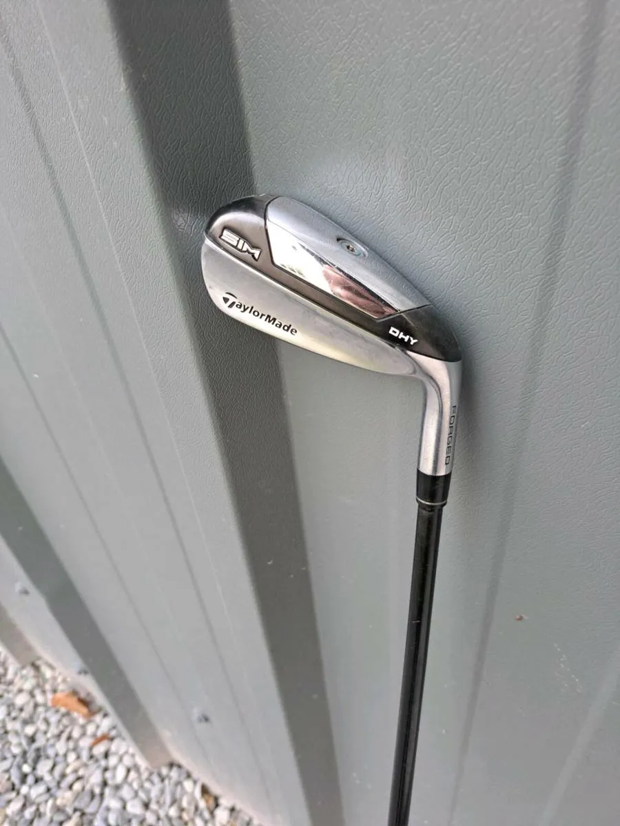 Taylormade Sim DHY 2 Iron - Image 1