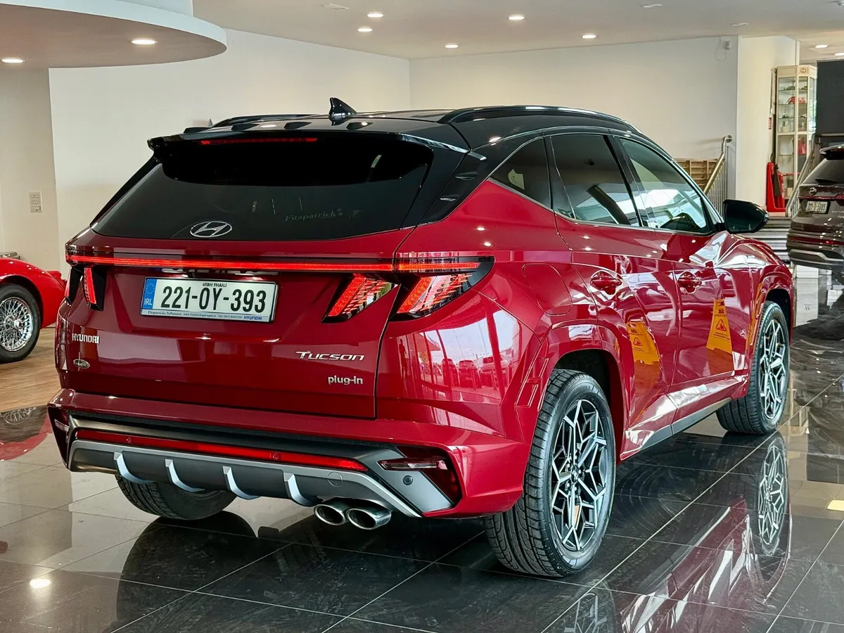 VIDEO TOUR - NLINE PHEV 265 BHP 2 Tone Tucson - Image 4