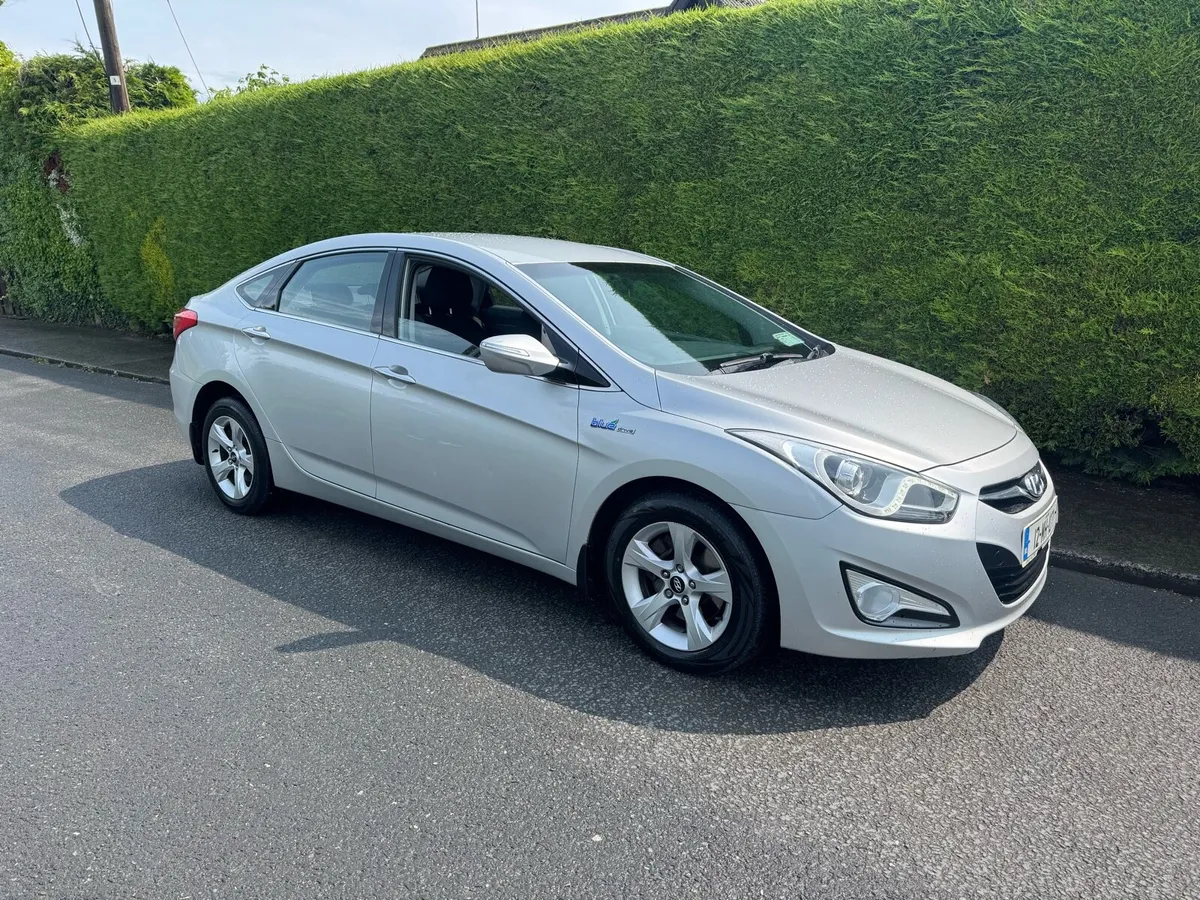 Hyundai i40 NCT 2/26 tax 7/25 - Image 1