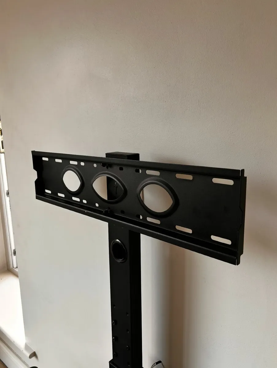 TV stand in great Condition - Image 2