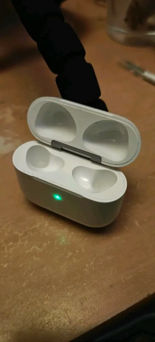 Airpods 3gen Charging case, original - Image 1